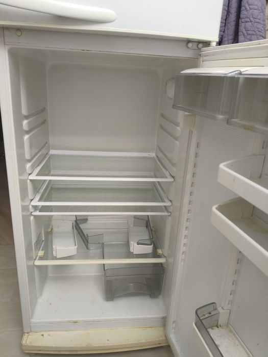 Холодильник двухкамерный