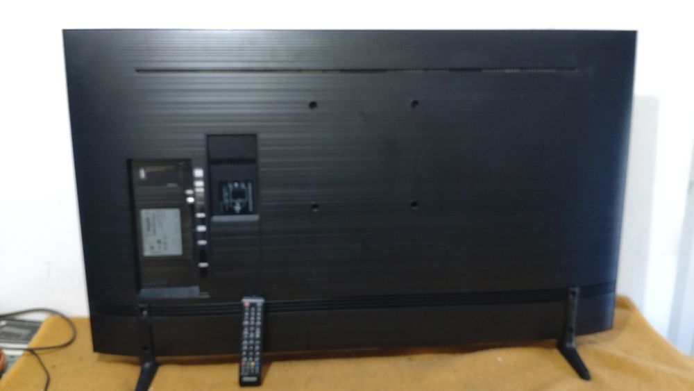 Televizor led ultra subțire 4K UHD Smart Samsung 130 cm WiFi