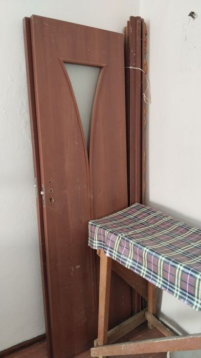 Есік 2 штук сатылады