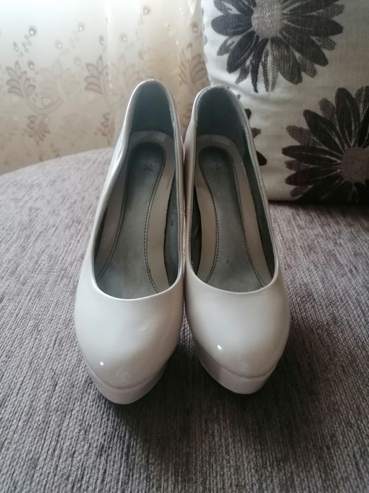 Pantofi eleganți