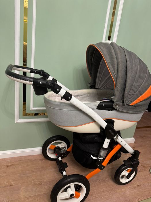 Продам коляску 3/1 . Видеальном состоянии.