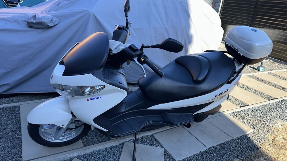 Scuter Suzuki Burgaman