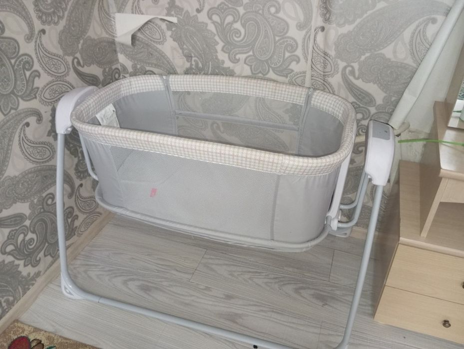 Шезлонг өзі тербетіледі