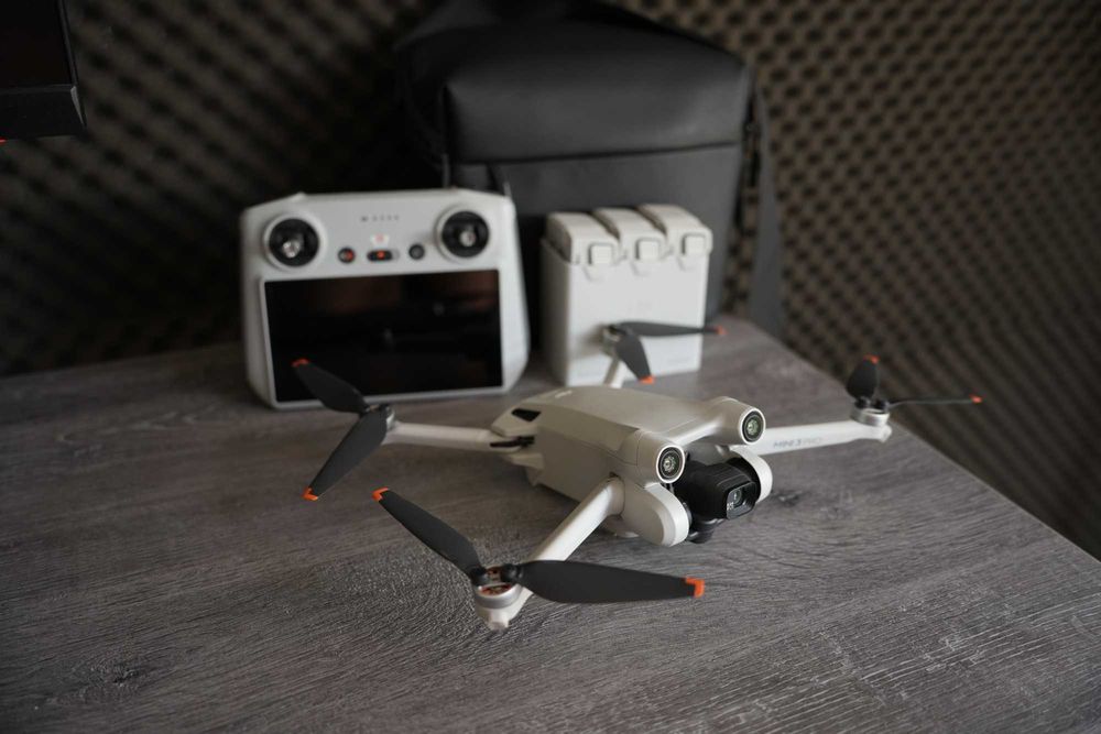 DJI Mini 3 Pro Drona 4K cu 3 Baterri + Telecomanda