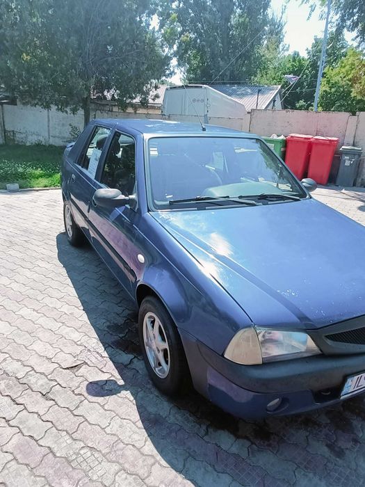 Vând Dacia Solenza