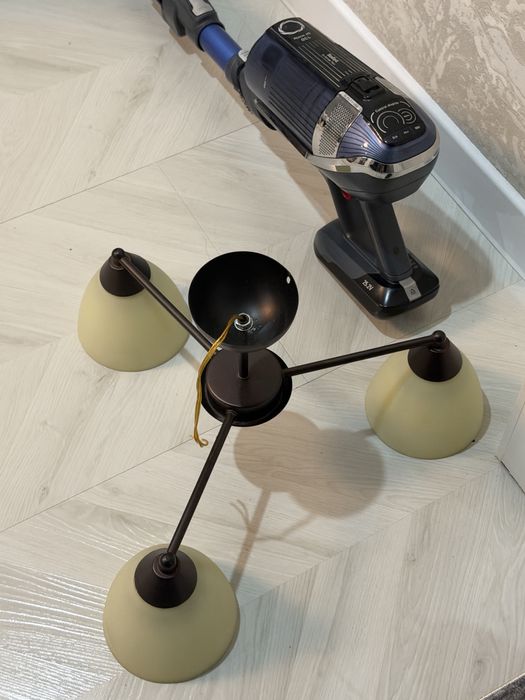 Продам люстру в очень хорошем состояний