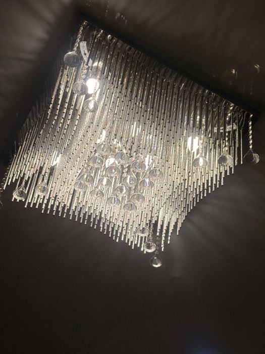 Продам красивую люстру.