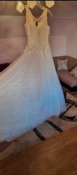 ROCHIE DE MIREASA - noua cu eticheta