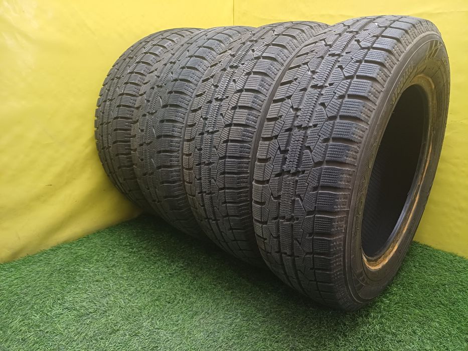 Шины 195/65 R15 Toyo комплект.
