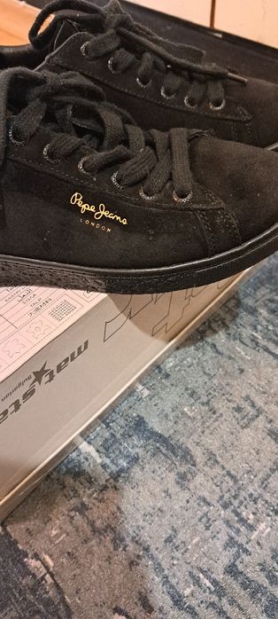 Обувки ,естествен велур