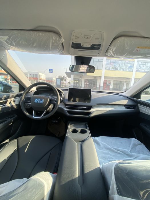 hongqi e-qm5 2025 restyling