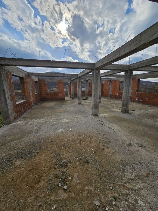 Casă cu teren generos și vedere spre pădure Ciucurova