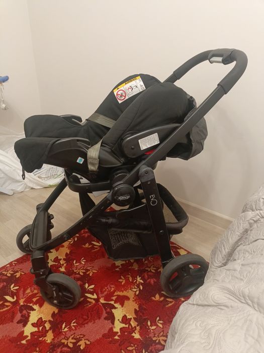 продам коляску Graco Evo