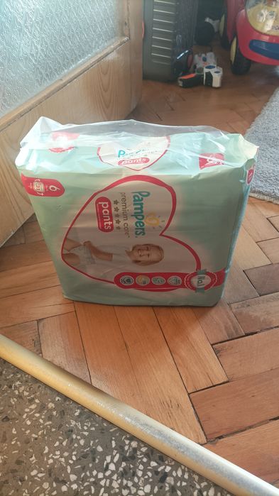 Pampers Гащи 6 (15+ кг), 31 бр.