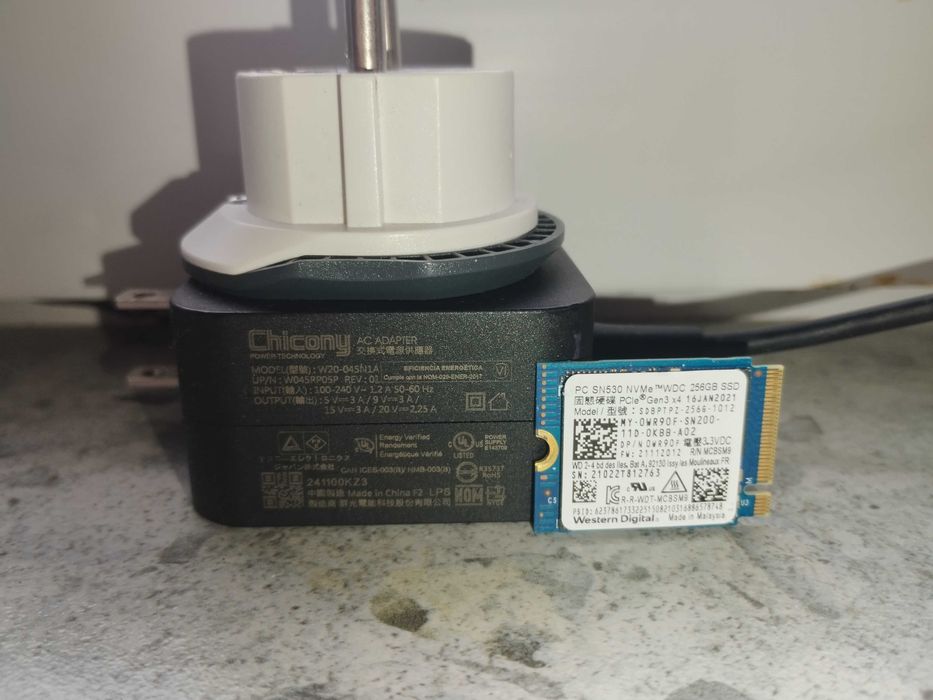 Ssd Pc SN530 NVMe WDC 256 gb и Зарядка Chicony для Steamdeck