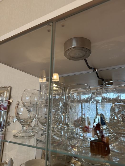 Vitrina cu oglina si iluminare