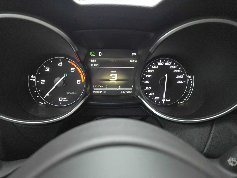 Alfa Romeo Stelvio 2.2M-jet 190cp * /Camera/Distronic/Q4