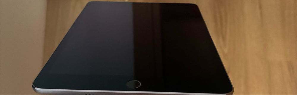 iPad mini 4 Wi-Fi + Cellular 128GB Space Gray - Arată impecabil