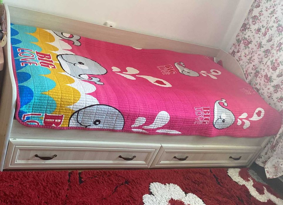 Детские кровать и шкаф для одежды