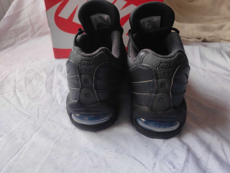 Маратонки NIKE AIR MAX   38.5/39/40