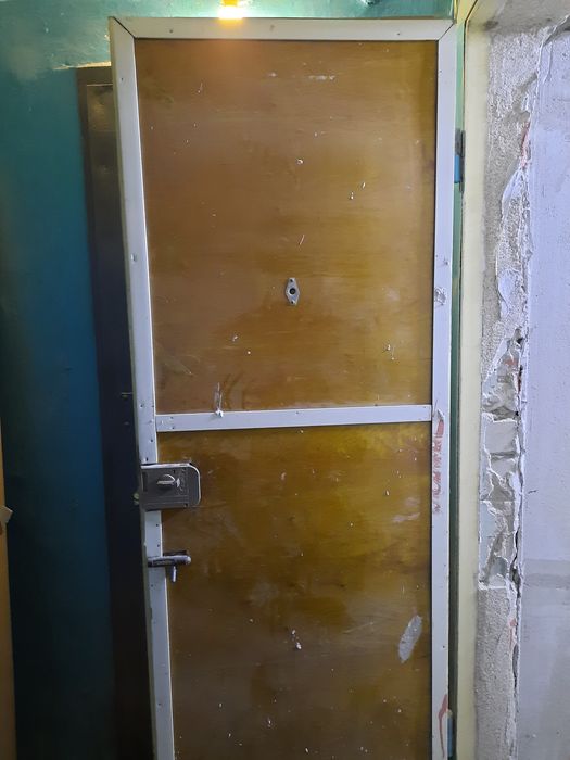 Продам дверь железную