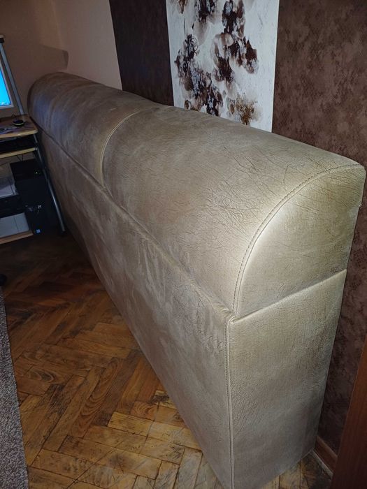 Спешно продавам  тапицирана табла   за мека мебел