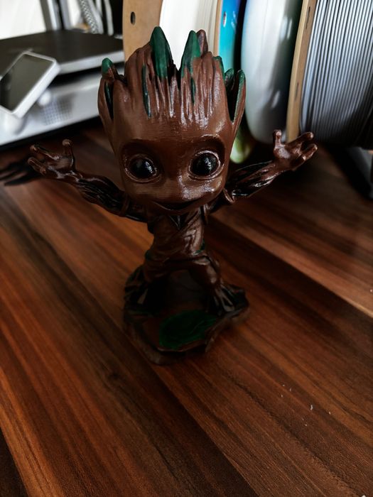 Ръчно оцветена фигурка на Groot