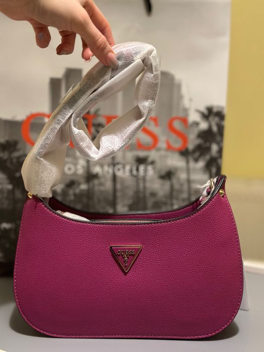 Guess Meridian дамска чанта в два цвята НОВА ЦЕНА 140лв