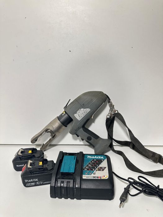 Masina profesionala de sertizat / presat hidraulic pe acumulator, compatibila Makita 18V