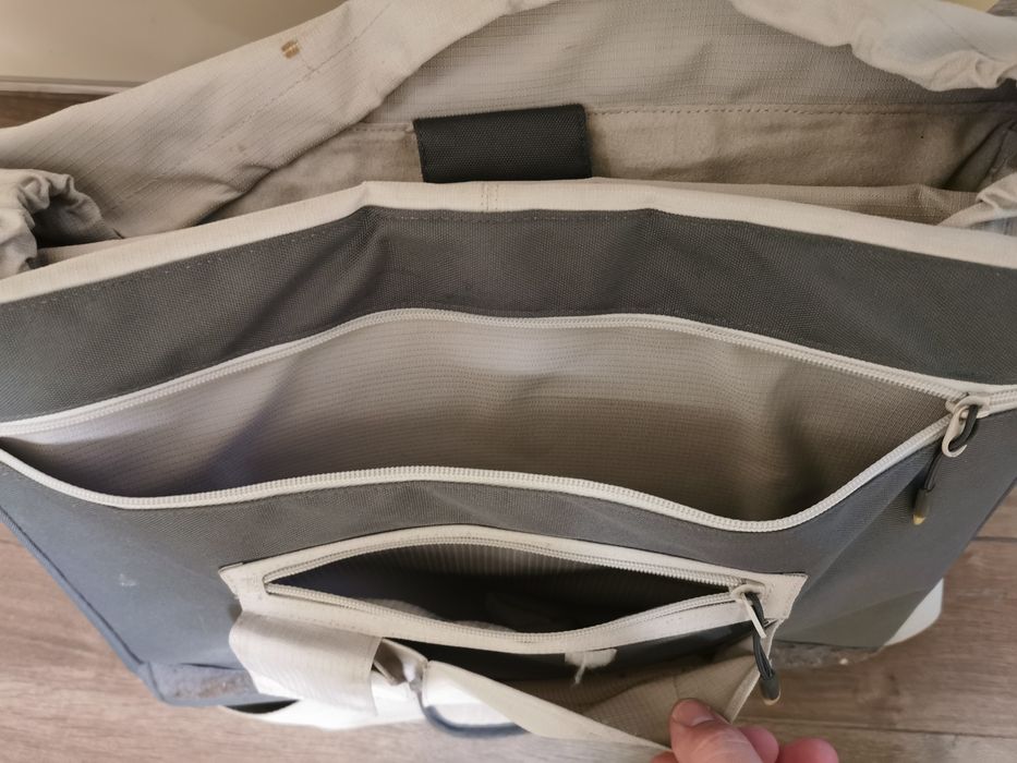 Чанта за лаптоп с много отделения