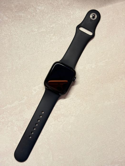 Apple Watch SE (2-ро поколение) – GPS / Wi-Fi – 44 мм