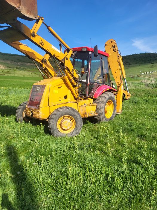 Vând buldoexcavator