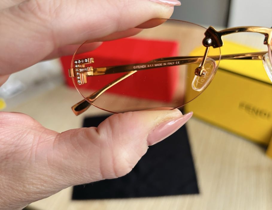 Дамски слънчеви очила Fendi