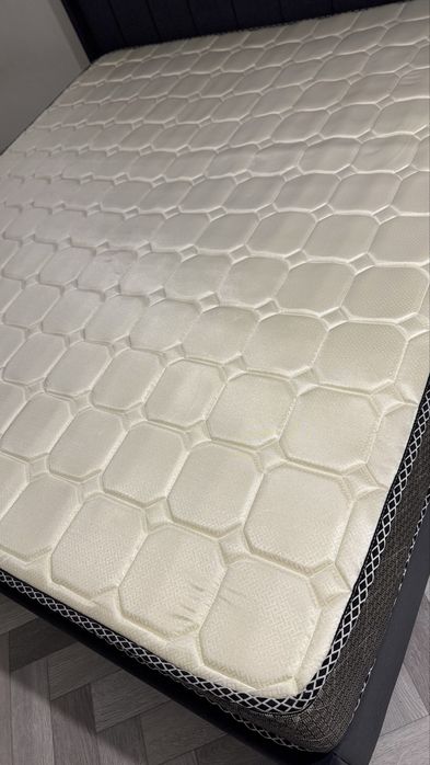 Срочно продам матрас 2 шт