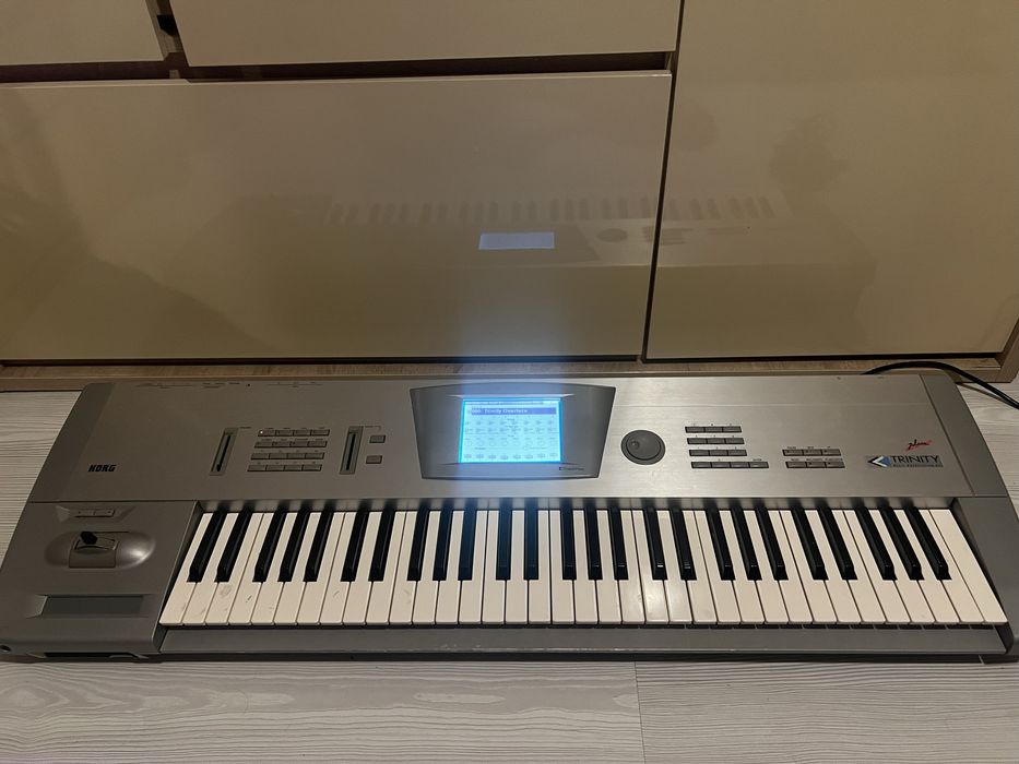 Korg Trinity Plus Sintetizator cu 61 de clape