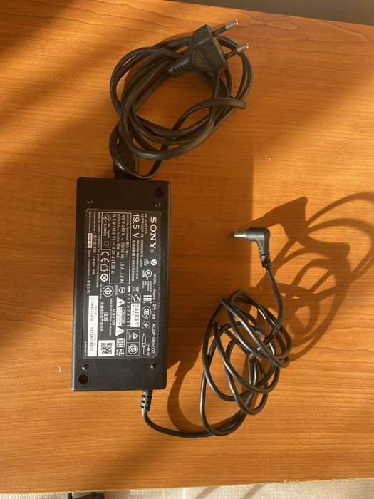 Incarcator Sony ACDP-085E02.  19,5 v.  4,35A