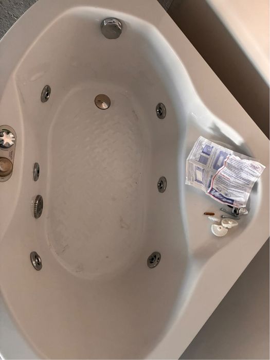 Чисто ново джакузи / хидромасажна вана