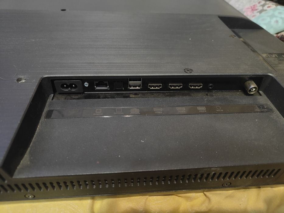 Продам смарт телевизор