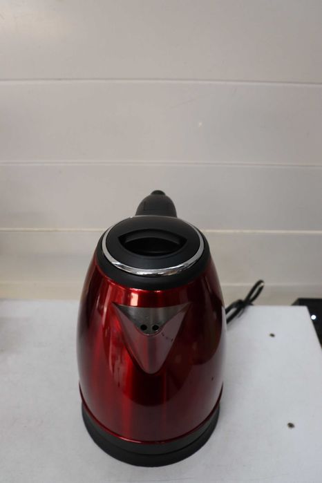 Hagen HA5525-RED Компактна електрическа кана от неръждаема стомана, основа 360°, капацитет 1.8 л, мощност 1500 W