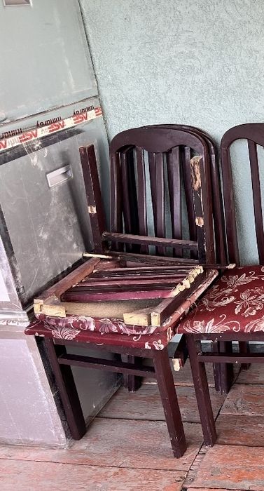 Срочно продам стулья