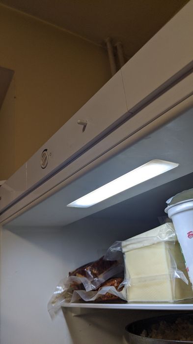 Продавам хладилник с фризер Gorenje