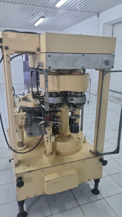 Продаю  закаточный станок  КЗК-79А