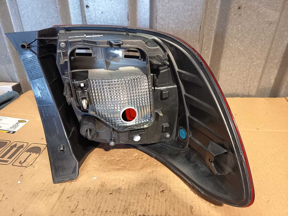 stop dreapta dacia  , sandero