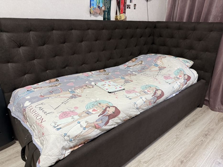 Продам кровать 90*200