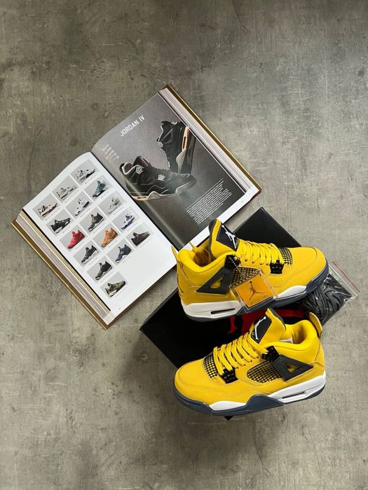 Air Jordan 4 Retro Lightning