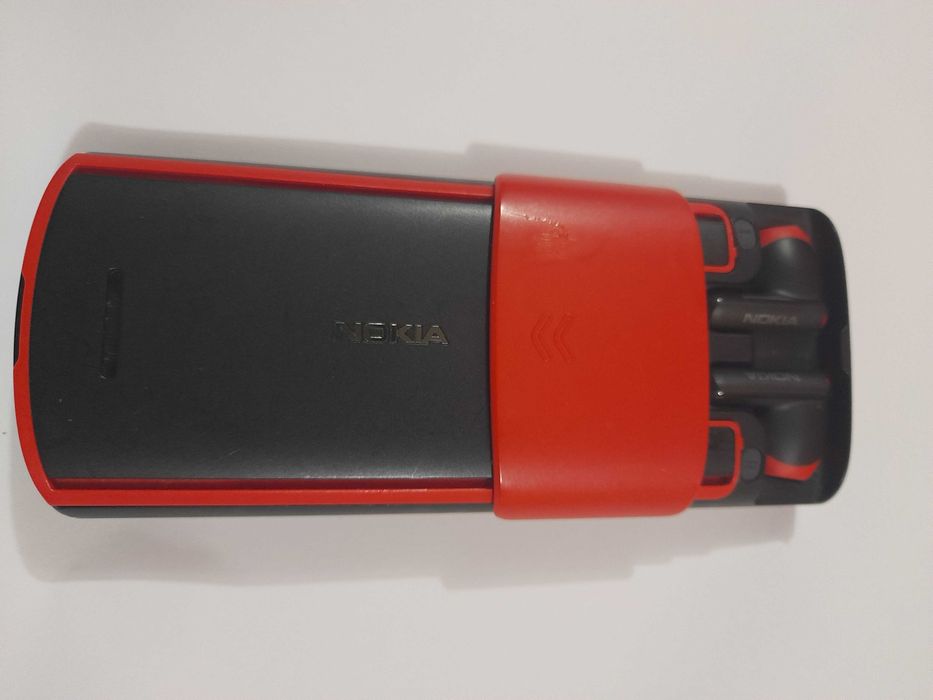 Telefon Nokia 5710 XpressAudio,mobil cu butoane Nokia TA-1504 cu ecran mare 2.8"si casti earbuds Nokia cu incarcator,functional Digi Orange Vodafone