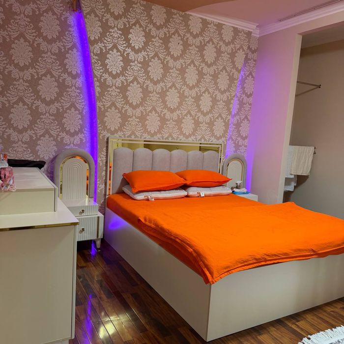 Сдается 2 комнатная квартира в центре города