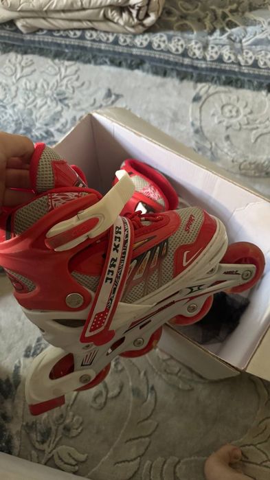 детские ролики черно красного цвета