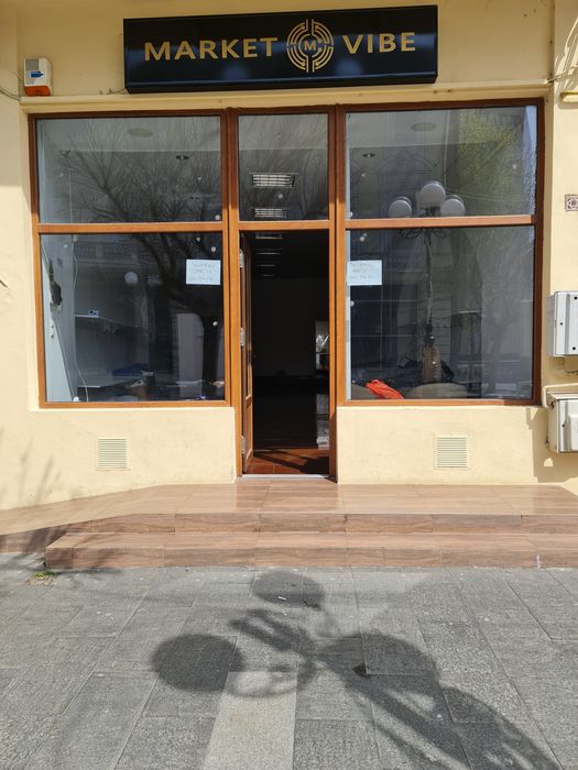 Închiriez spațiu comercial