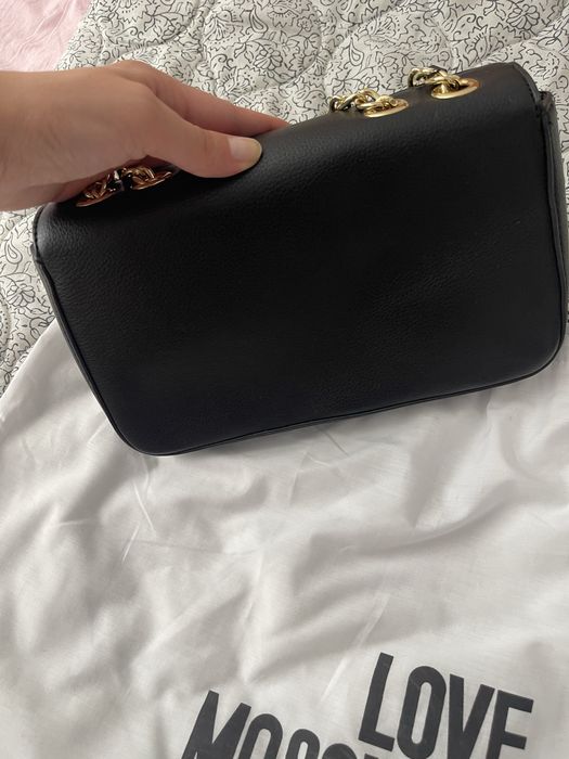 Нова дамска чанта Love Moschino